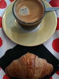 Café croissant3