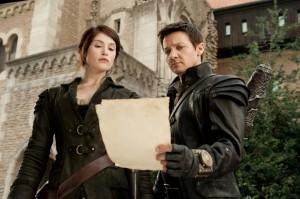 hansel-and-gretel-witch-hunters-gemma-arterton-jeremy-renner1
