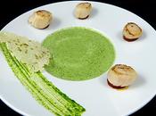 Veloute mache wasabi, jacques chorizo, tuile sesame vert d'herbes