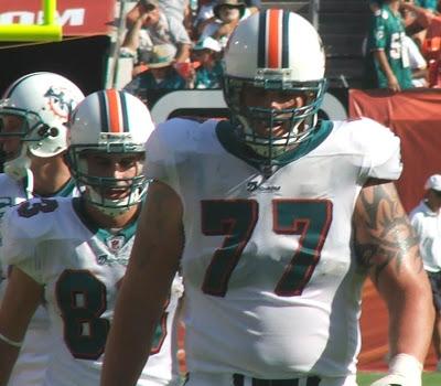 Les Miettes du Lundi: Jake Long, Goodell peu apprécié des joueurs et plus...