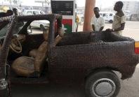 Ojo Obaniyi : la voiture Raphia (rafia) - Nigéria L’HOMME QUI HABILLE LES VOITURES DE RAFIA