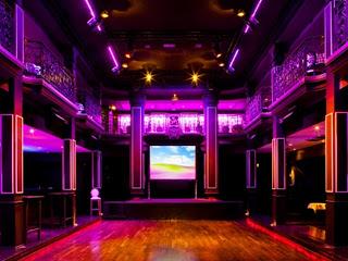 440° Promis, Christine, on touchera pas nos cousines.