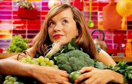 femme avec des légumes