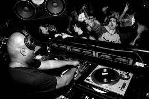 Quelqu’un a des nouvelles de…? (#4 Le Dubstep) Quelqu’un a des nouvelles de…? (#4 Le Dubstep)