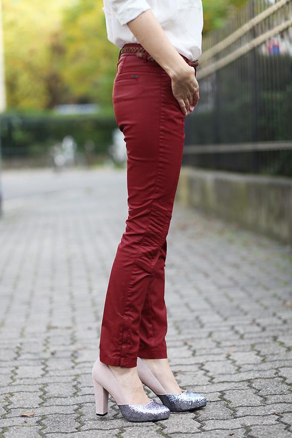 pantalon enduit rouge Glitter en semaine