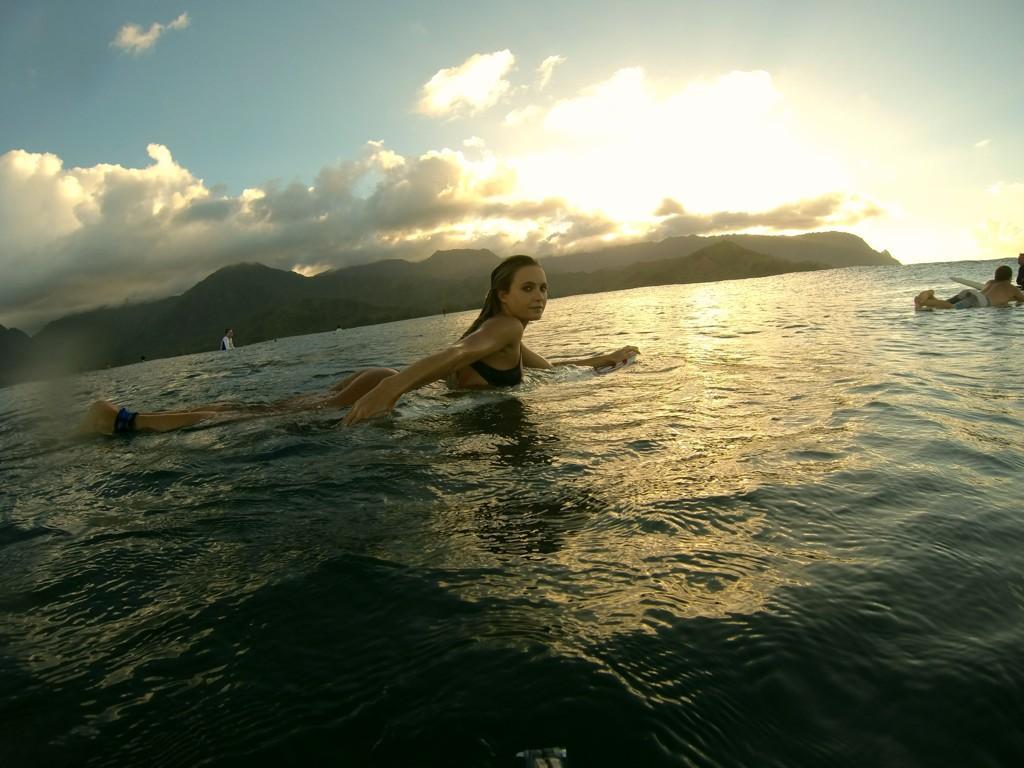 Hot surfer : Alana Blanchard et son sexy Twitter !