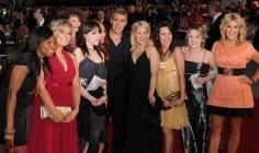 George Clooney entouré d'une nuée de femmes