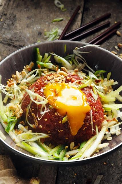 Et si la cuisine du pays du matin calme était notre prochaine découverte… Petit voyage dans la cuisine coréenne, le Yukhoe un tartare diablement parfumé !