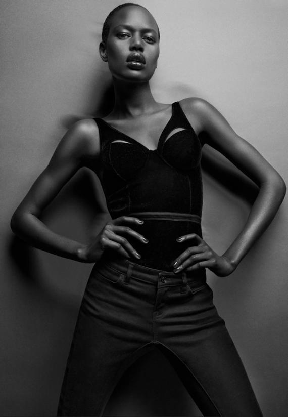 Brunors Mars et le modèle soudanais Ajah Deng dans Flaunt magazine (Janv 2013)