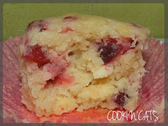 MUFFINS BANANE, CHOCOLAT BLANC ET CRANBERRY FRAICHE