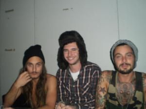 Thibaut entouré de Marc-Antoine et Adrien