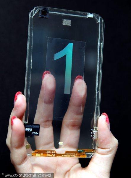 Un smartphone transparent