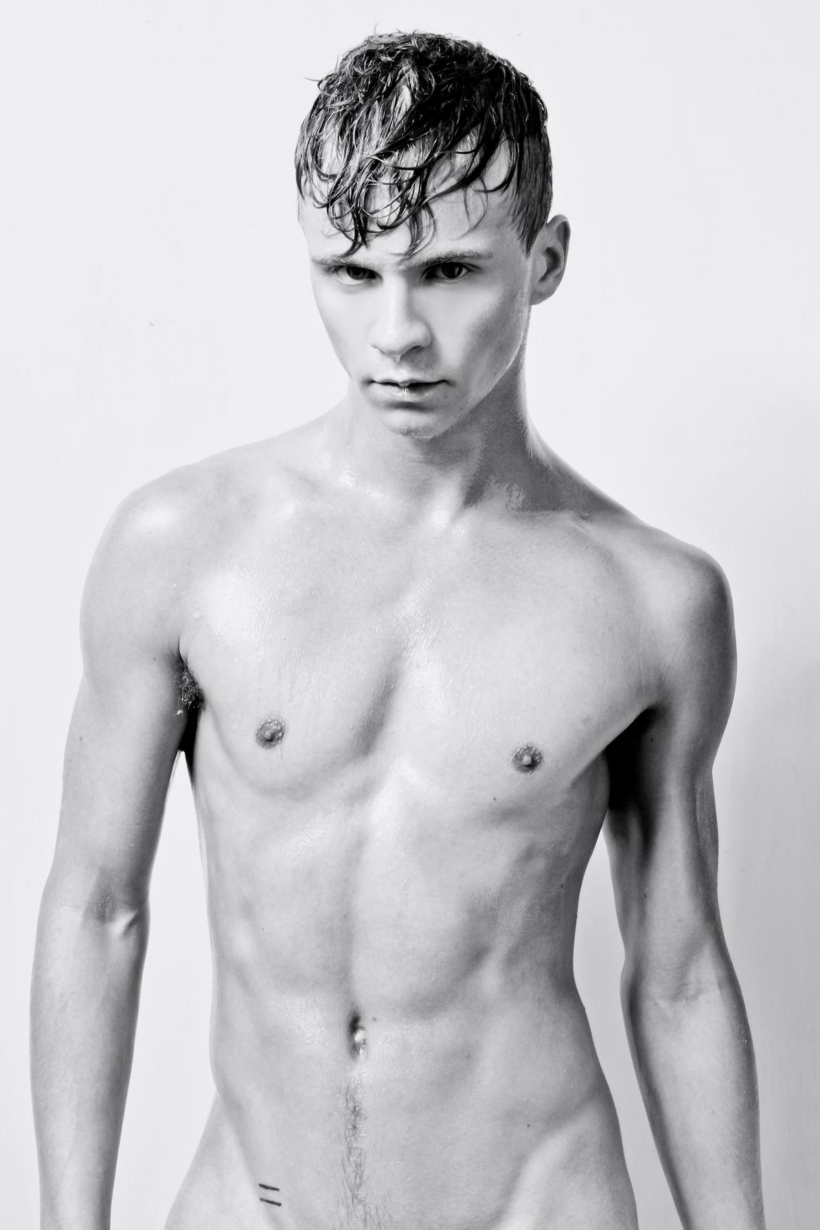 BEAU comme Max Ryder