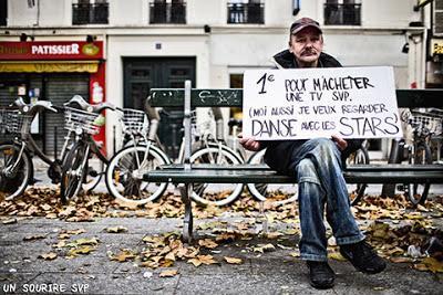 Luigi Li invente le concept d'humour solidaire. Luigi Li invente le concept d'humour solidaire.