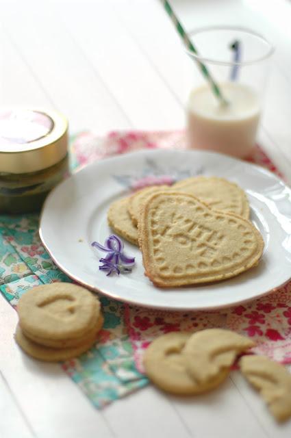 {St Valentin} Biscuits à la pistache ♥ {Valentine} Pistachio Biscuits