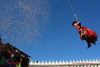 Carnaval de Venise 2013 : Le vol de l'Ange