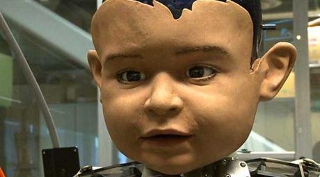 Voici Diego-san, le bébé robot aux 1000 expressions faciales