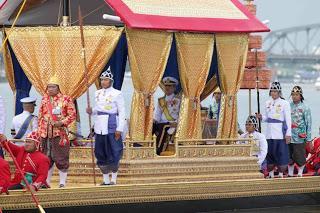 Procession des barges royales à Bangkok