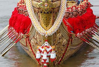 Procession des barges royales à Bangkok