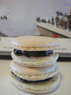 Dessert: Macarons ganache Chocolat Noir-Café