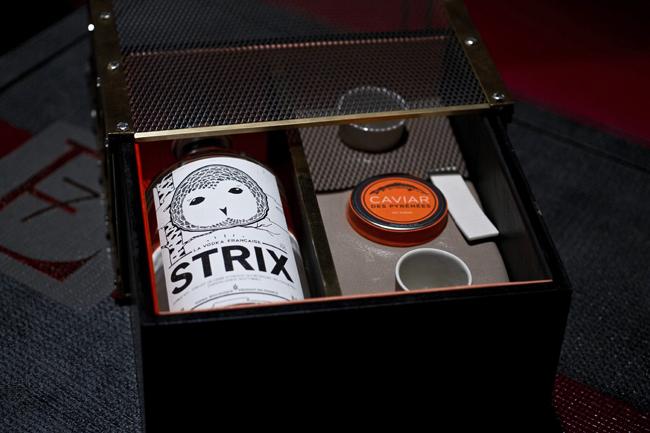 Or noir et diamant blanc