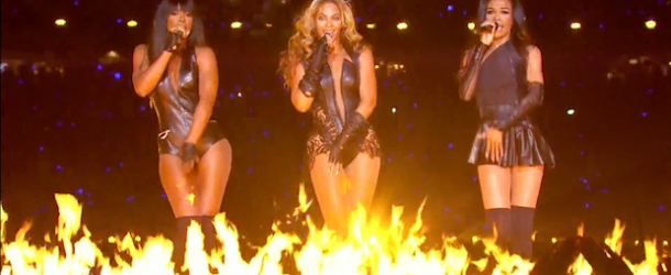 Beyoncé enflamme le Super Bowl (vidéo)