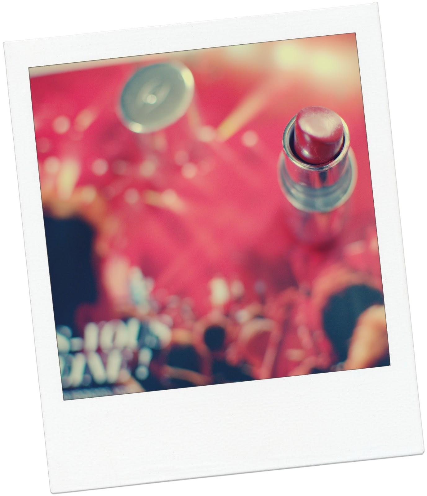 Je veux un rouge à lèvres ROUGE