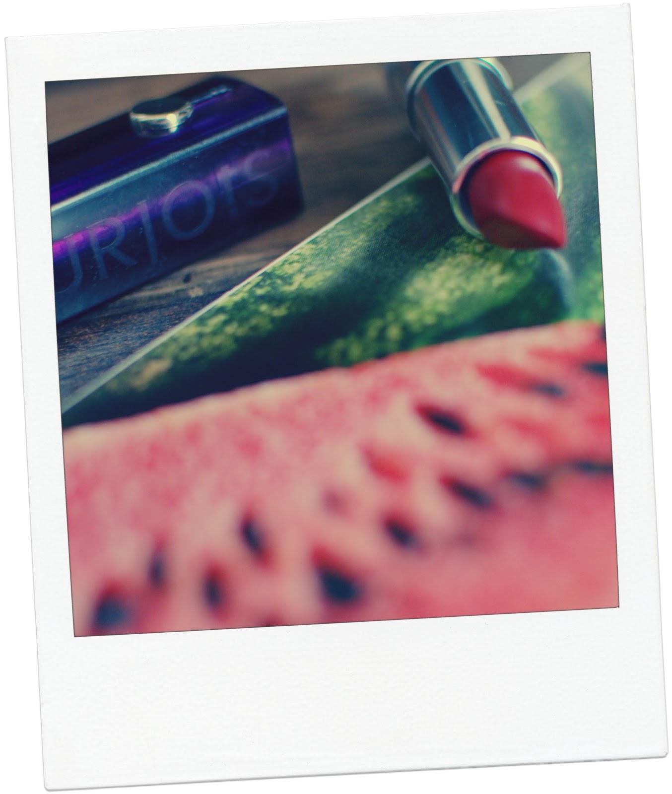 Je veux un rouge à lèvres ROUGE