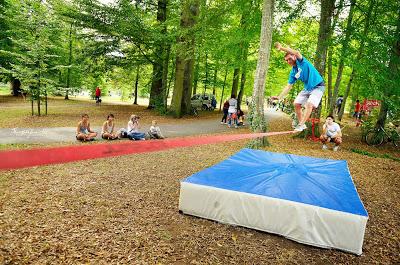 Slackline between the TREES
