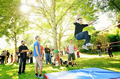 Slackline between the TREES