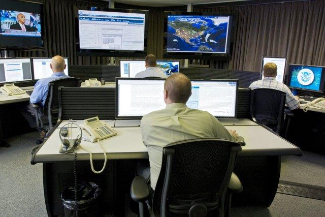 Le programme du Pentagone consacré aux cyberattaques emploie actuellement 900... (PHOTO MARK J. TERRILL, ARCHIVES AP)
