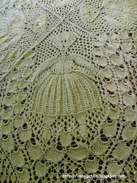 KAL Tricot d'art 22: belles femmes sur ma table! KAL Tricot d'art 22: belles femmes sur ma table!