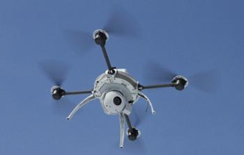 An actual umanned drone Charlottesville, Etats Unis, adopte la première législation anti drones
