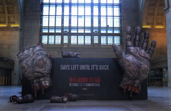 Une installation Walking Dead dans la gare de Toronto