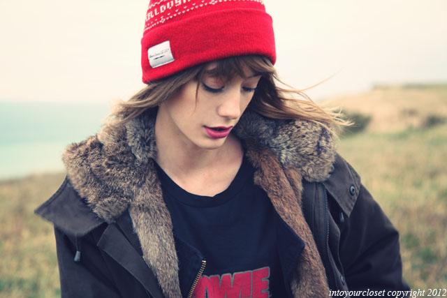 △ ▲ LOOK ON THE CLIFF △ ▲