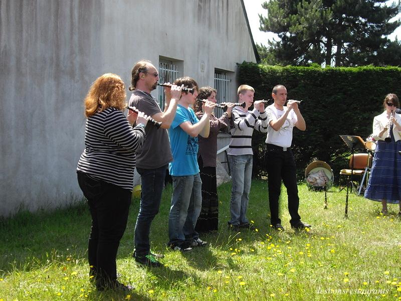 PLOUMANAC'H(22)-La Clarté-Un biniou...Deux binious...