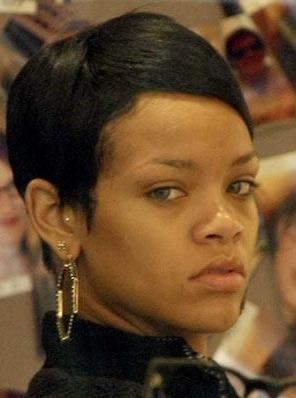 NOS CELEBRITES SANS MAQUILLAGE : Rihanna