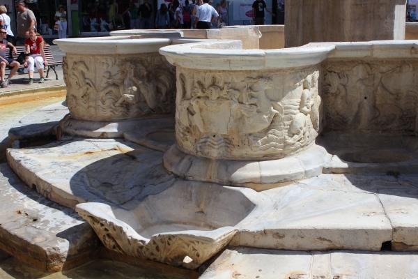 voyage,crète,héraklion,plateia venizelou,fontaine morosini,loggia vénitienne,église d'agios titos