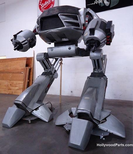 Robot grandeur nature du film Robocop sur ebay : 25.000$