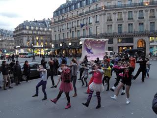Flahsmob à Opéra pour le concert du dimanche 10 février 2013 de Kyary Pamyu Pamyu