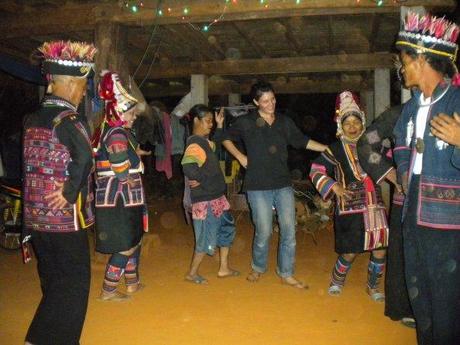 Danse Akha chez Ama - Thaïlande