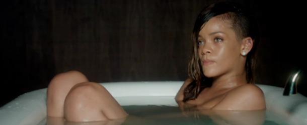 Rihanna se dévoile comme jamais dans son nouveau clip « Stay »