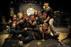 L'équipe prend la pose ! © Tomahawk