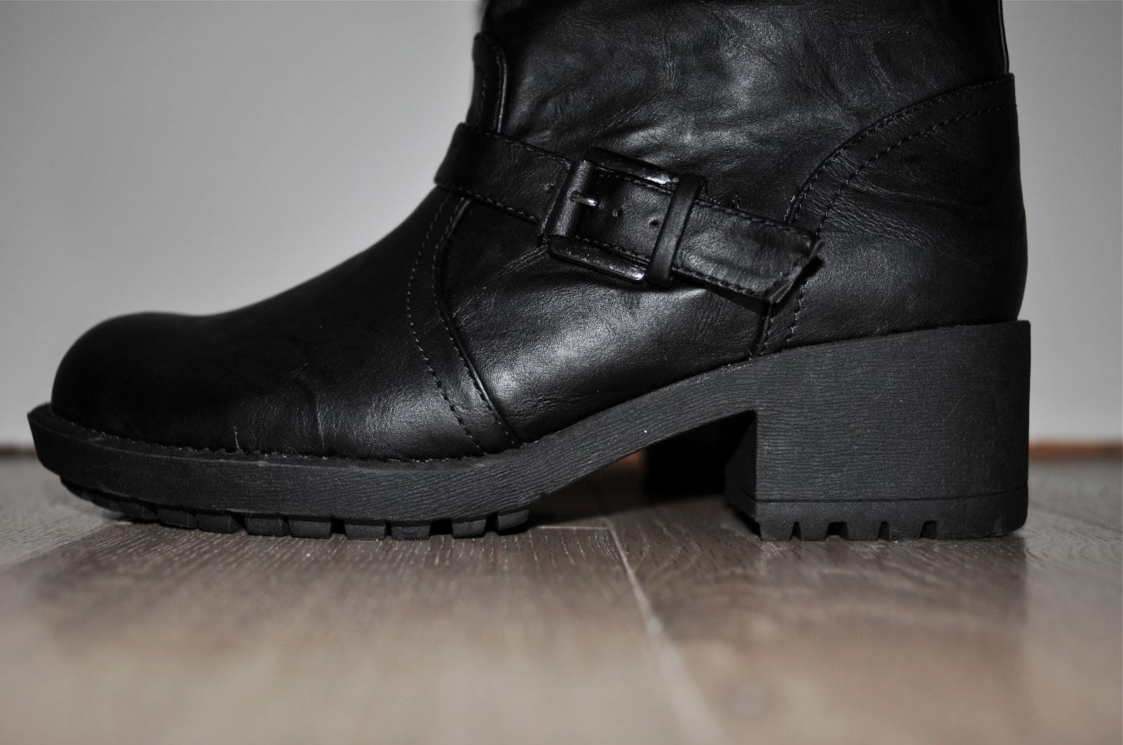 Il pleuuuut, il mouilleeee ... oh non.