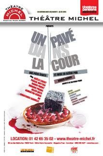 Un pavé dans la cour