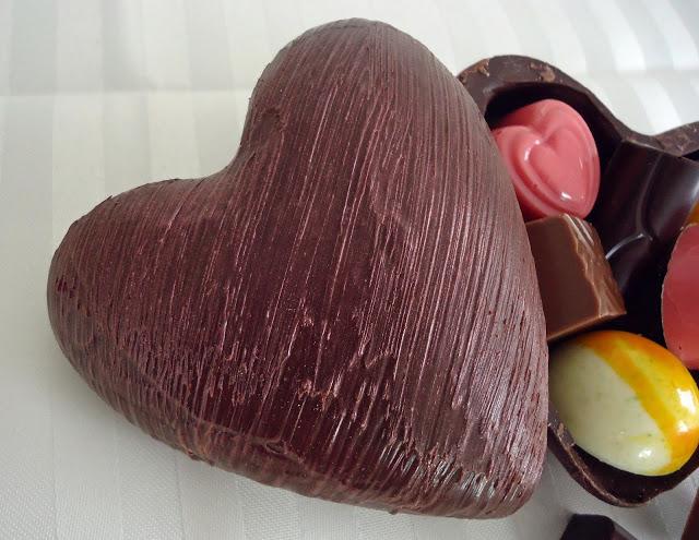 Bonbonnière en coeur chocolat noir