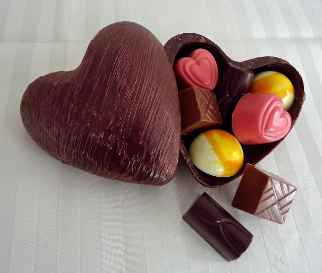 Bonbonnière en coeur chocolat noir
