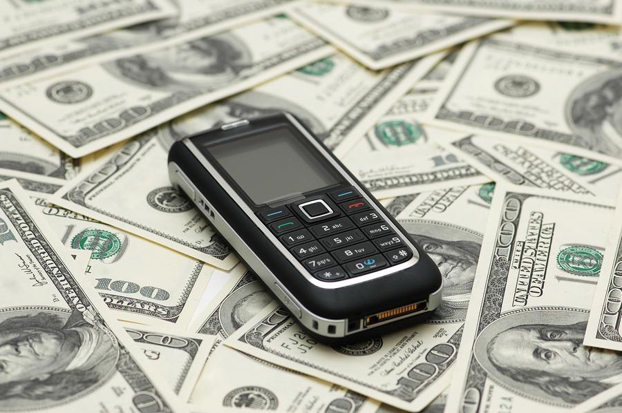 mobile_phone_and_dollar