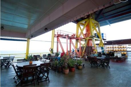 blog_nuits_insolites_plateforme_petroliere-pic2 Une plate-forme pétrolière comme hôtel