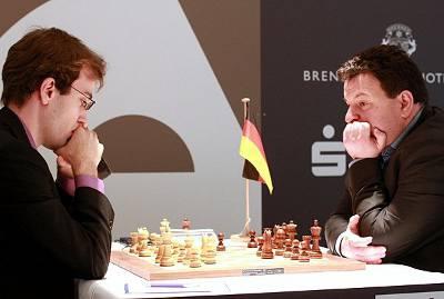 Echecs : Georg  Meier (2640) 1-0 Daniel Fridman (2667) au Grenke Chess Classic Baden-Baden 2013 